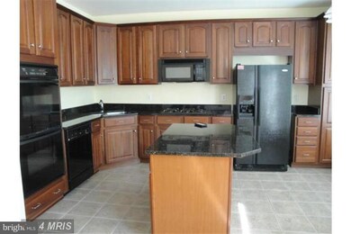 9240 Point Replete Dr, Fort Belvoir, VA 22060 - photo 2