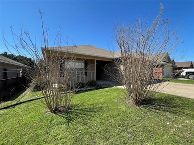 810 Rambling Ct, Granbury, TX 76049 - photo 3