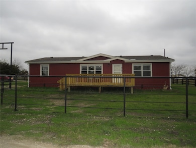 2141 Crockett Rd, Sanger, TX 76266 - photo 2