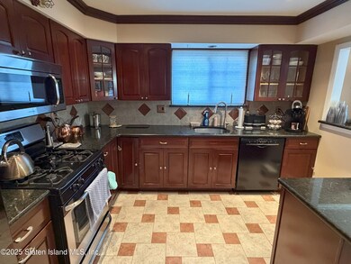 41 Mcdivitt Ave unit A, Staten Island, NY 10314 - photo 7