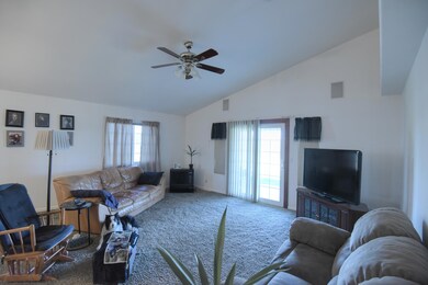 9657 Katrick Way, Redding, CA 96003 - photo 5