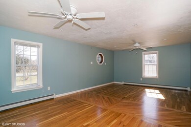 13'x23' Family Room