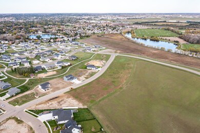 335 Kamrose Dr, Bismarck, ND 58504 - photo 5