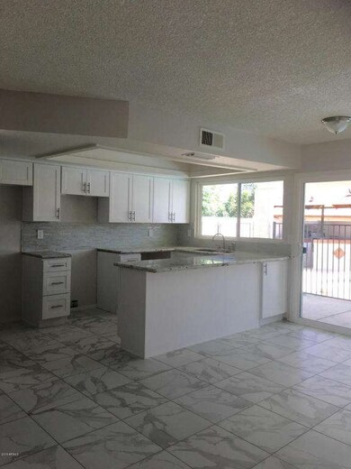 7521 W Glenrosa Ave, Phoenix, AZ 85033 - photo 7