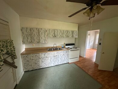 228 1st St SE, Pulaski, VA 24301 - photo 6