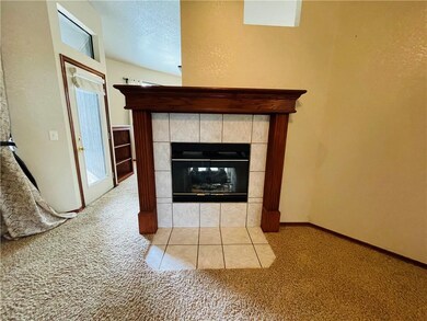 705 Verreaux Ct, Norman, OK 73072 - photo 6