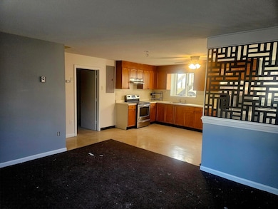 88 Albert Ave unit 2, Springfield, MA 01151 - photo 3