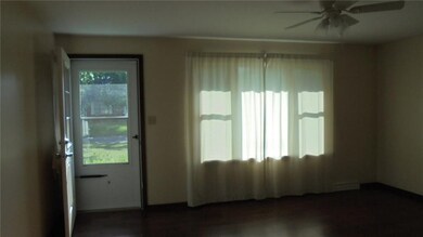 2121 Timbercrest Dr, Columbus, IN 47203 - photo 4