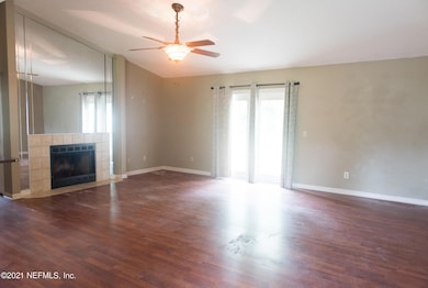 906 Aries Rd W, Jacksonville, FL 32216 - photo 4