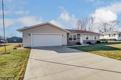 203 Stinebaugh Dr, Wapakoneta, OH 45895 - photo 3