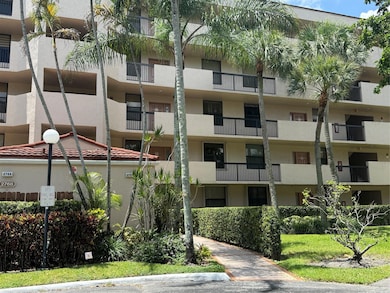 2768 Carambola Cir S unit 206, Coconut Creek, FL 33066 - photo 6