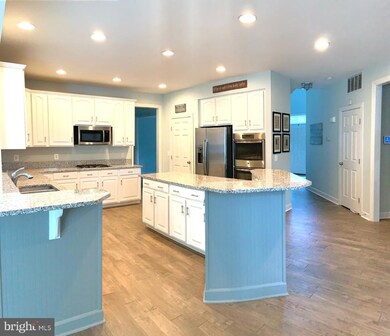 1902 Powells Landing Cir, Woodbridge, VA 22191 - photo 2