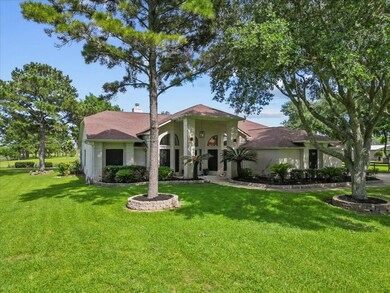 319 Bayou End Cir, Alvin, TX 77511 - photo 3