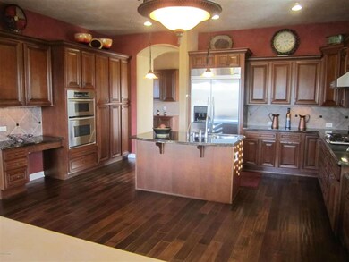 1627 Burnside Trail 035