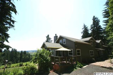 Overlooks 10 acre vineyard