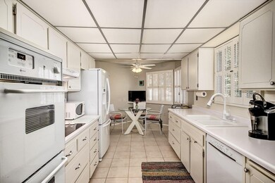 10447 W Loma Blanca Dr unit 34, Sun City, AZ 85351 - photo 6