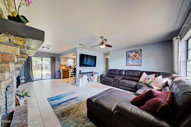 Entry to Living Area