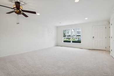 37 Weatherby Ln, Central Islip, NY 11722 - photo 4