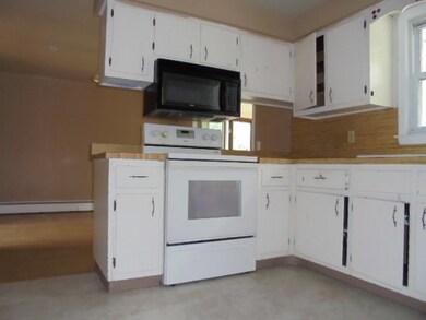 189 Dana Ln, Meriden, CT 06451 - photo 4