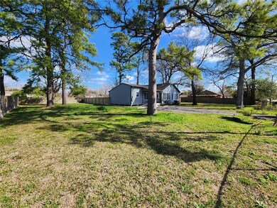 2217 Creston Dr, Houston, TX 77026 - photo 4