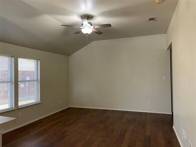 509 Robinwood Dr, Wylie, TX 75098 - photo 3