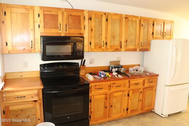 11 Mechanic St, Troy, NY 12180 - photo 4