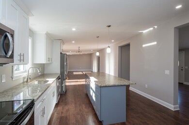 07_45ElyHarmonyRoad_177002_Kitchen_HiRes