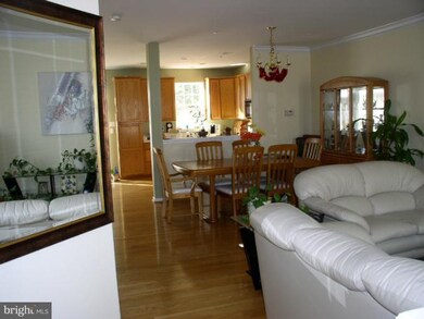 20829 Shamrock Glen Cir, Germantown, MD 20874 - photo 2