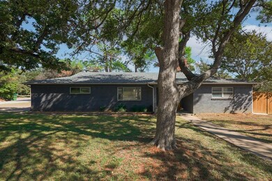 904 Scott Dr, Hurst, TX 76053 - photo 6