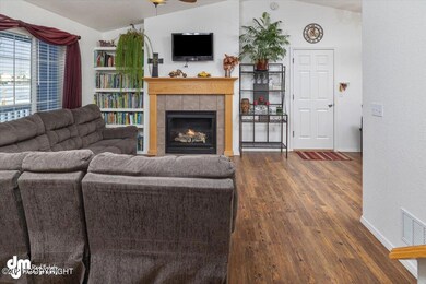 03-Living Room_DMD_6631