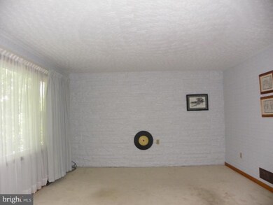 1430 Beacon St, Keyser, WV 26726 - photo 4