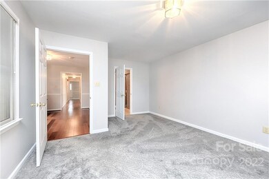 629 Davie Ave, Statesville, NC 28677 - photo 4