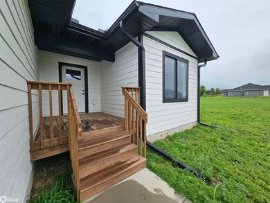 1409 E 10th St, Carroll, IA 51401 - photo 3