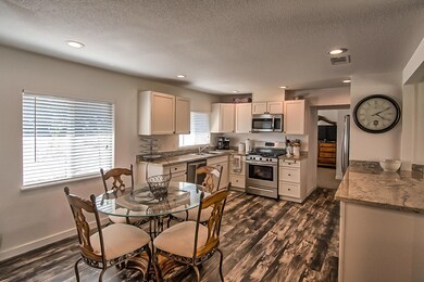 Dining/Kitchen
