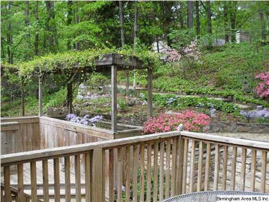 LOVELY DECKING WITH BRAND NEW LOWER DECK