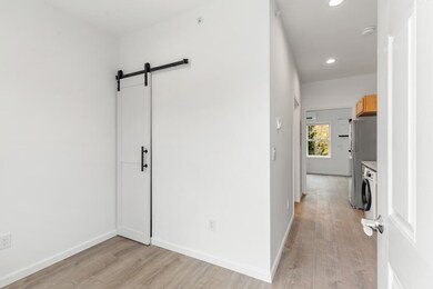 50 R Maplewood Ave unit 102-212, Gloucester, MA 01930 - photo 2