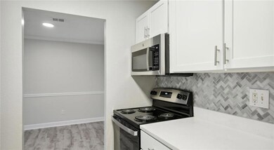 100 Pinhurst Dr unit 125L, Atlanta, GA 30339 - photo 2