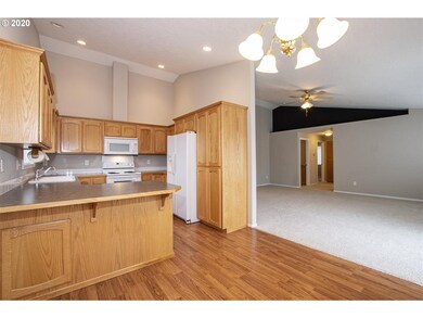 1285 N 1st St, Creswell, OR 97426 - photo 7