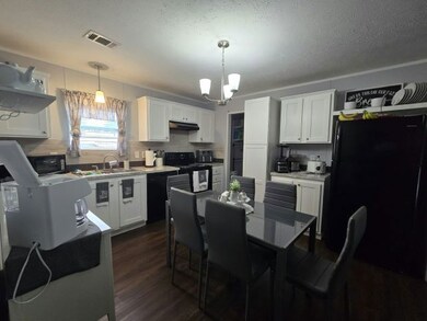 1123 Walt Williams Rd unit 36, Lakeland, FL 33809 - photo 2