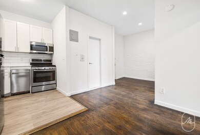 309 W 29th St unit 2-R, New York, NY 10001 - photo 4