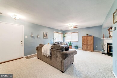 5652 Oak Tanager Ct, Burke, VA 22015 - photo 7
