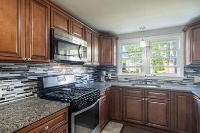 55 Lyman St, West Springfield, MA 01089 - photo 7