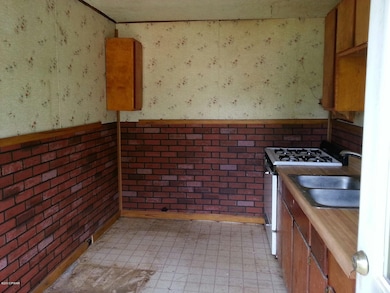 127 Gravity Rd, Hawley, PA 18428 - photo 4