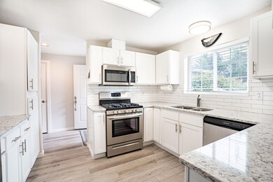 3036 NE Royal Ct, Bend, OR 97701 - photo 6