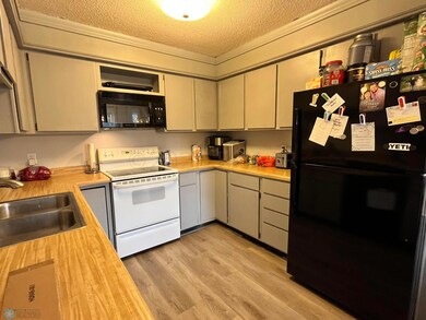 Kitchen (2)