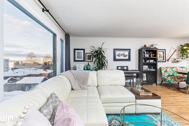 Living Room - Views of the Inlet