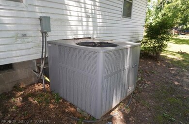 301 NE E St, Stigler, OK 74462 - photo 4