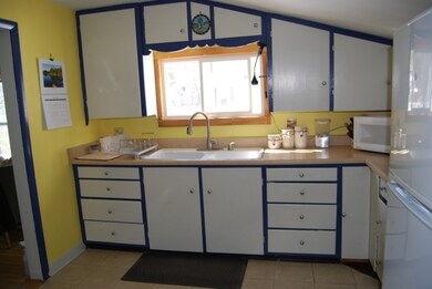 7 Gove St, Bellows Falls, VT 05101 - photo 4