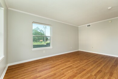 107 E Willowick Ave unit 9, Friendswood, TX 77546 - photo 6