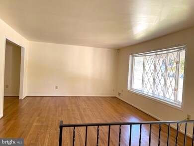 5009 Portsmouth Rd, Fairfax, VA 22032 - photo 2